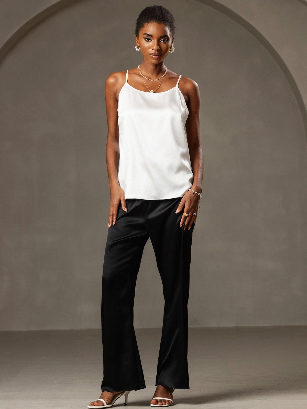 19Momme Silk Spaghetti Strap Round Neck Camisoles